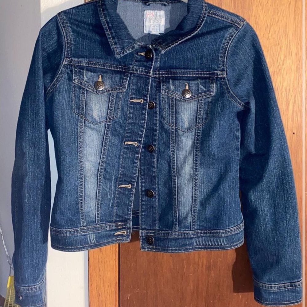 Blue size youth xl (14) jean jacket dark wash